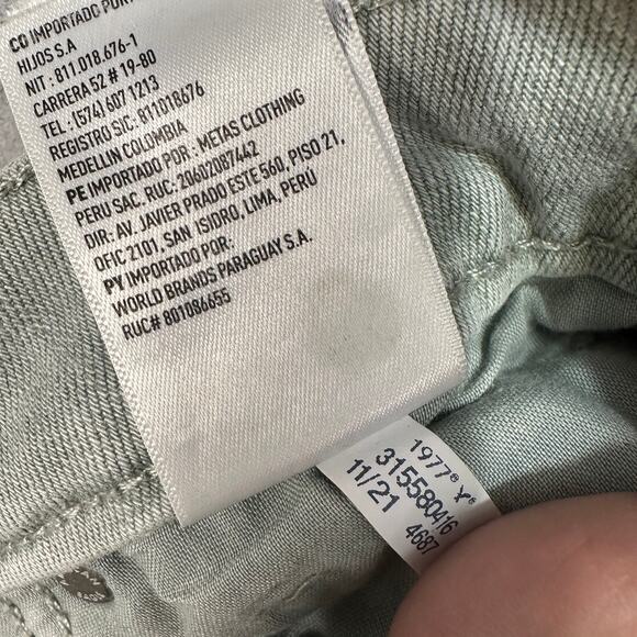 American Eagle Mom Jeans WMNS 2 Green Distressed Denim High Rise Zip Fly Ripped - Picture 7 of 12